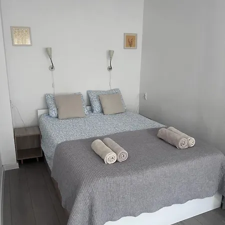 Ssenyange Sea Garden Warna